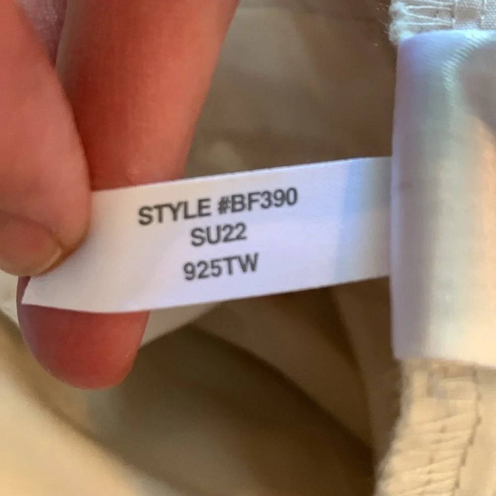 J Crew sz L cream colored elastic waist shorts